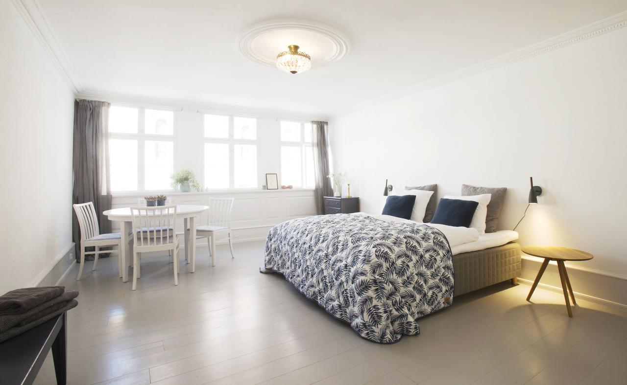 Kyhns Guesthouse เฮลซิงเงอร์ ภายนอก รูปภาพ