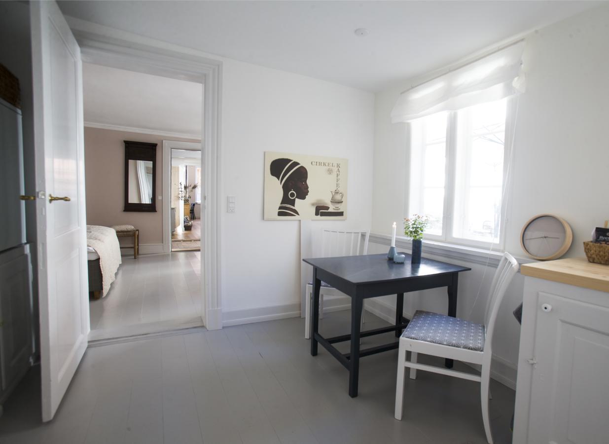 Kyhns Guesthouse เฮลซิงเงอร์ ภายนอก รูปภาพ
